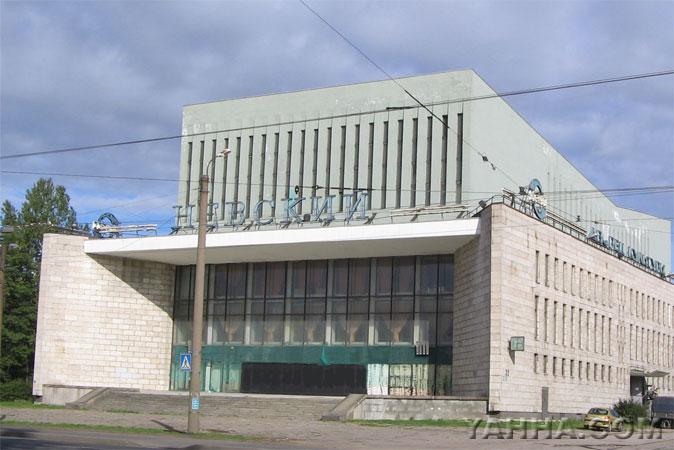 ДК «Невский». Находится по адресу: пр. Обуховской Обороны, д. 32.
Ближайшее метро - "Елизаровская"